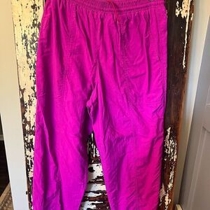Vintage Liz Claiborne nylon track ankle zip pants. Size M petite.